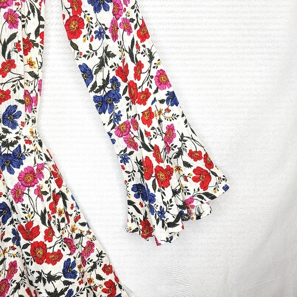 American Eagle Outfitters floral romper. Size Small. - Picture 7 of 10